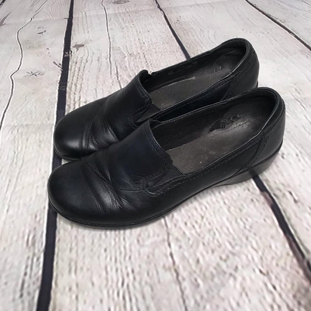 Clarks comfort shoes-price is firm